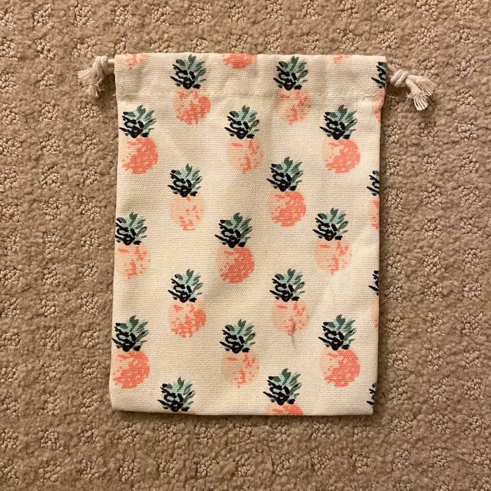 Pineapple drag string bag